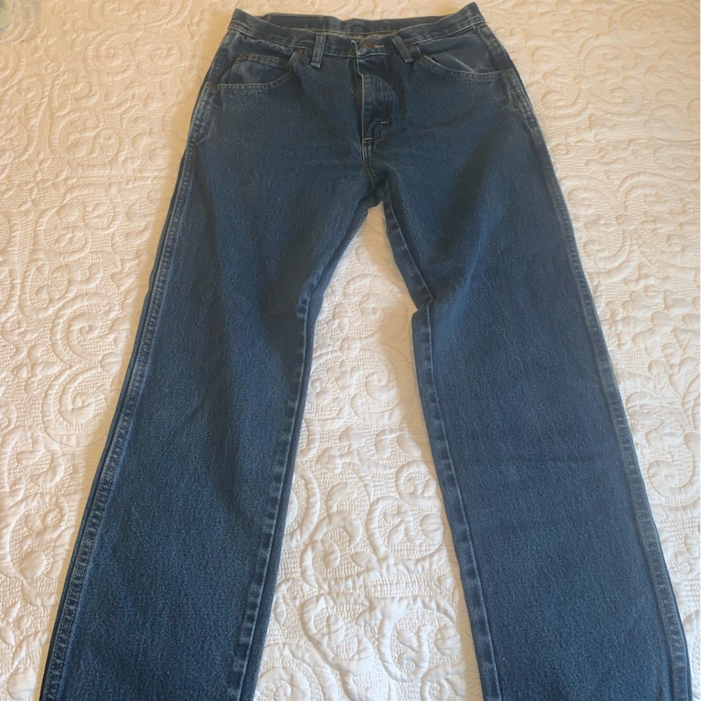 Classic Wrangler Rugged Wear 32 X 30 Blue Jeans